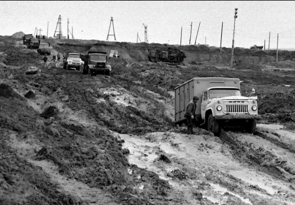 Автомобильная дорога в Калмыкии даже во второй половине прошлого века - это всего-навсего направление